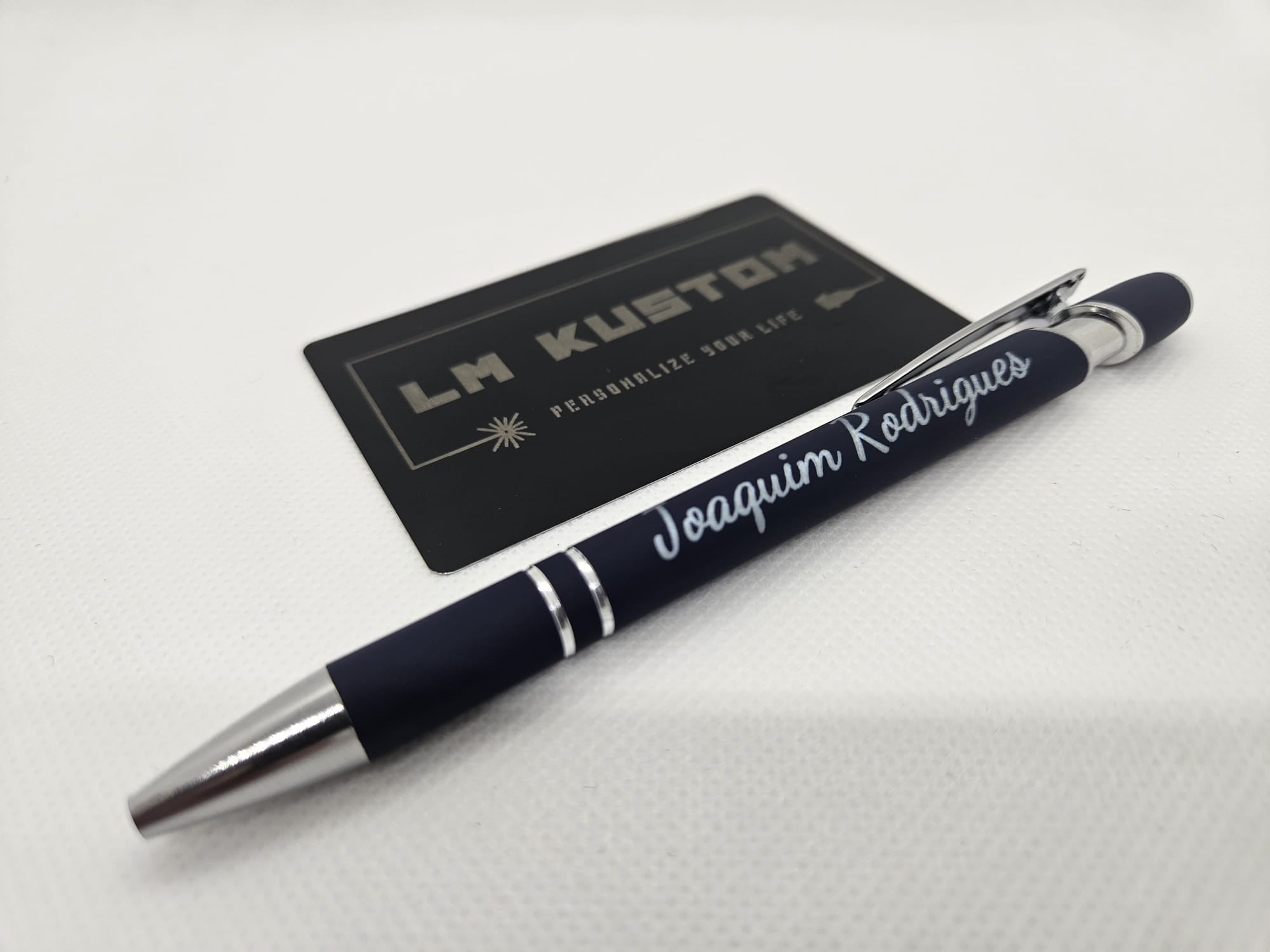 Metal pen