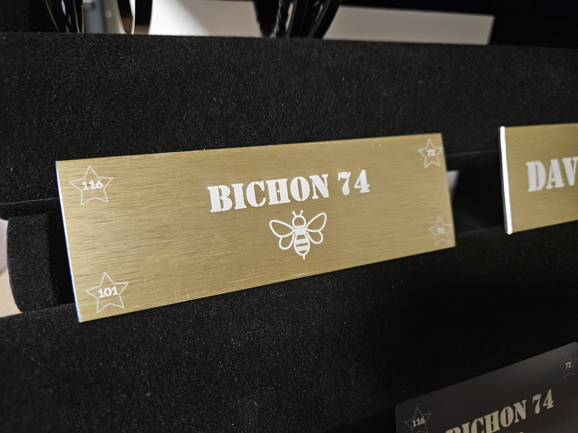 Plaque de laiton